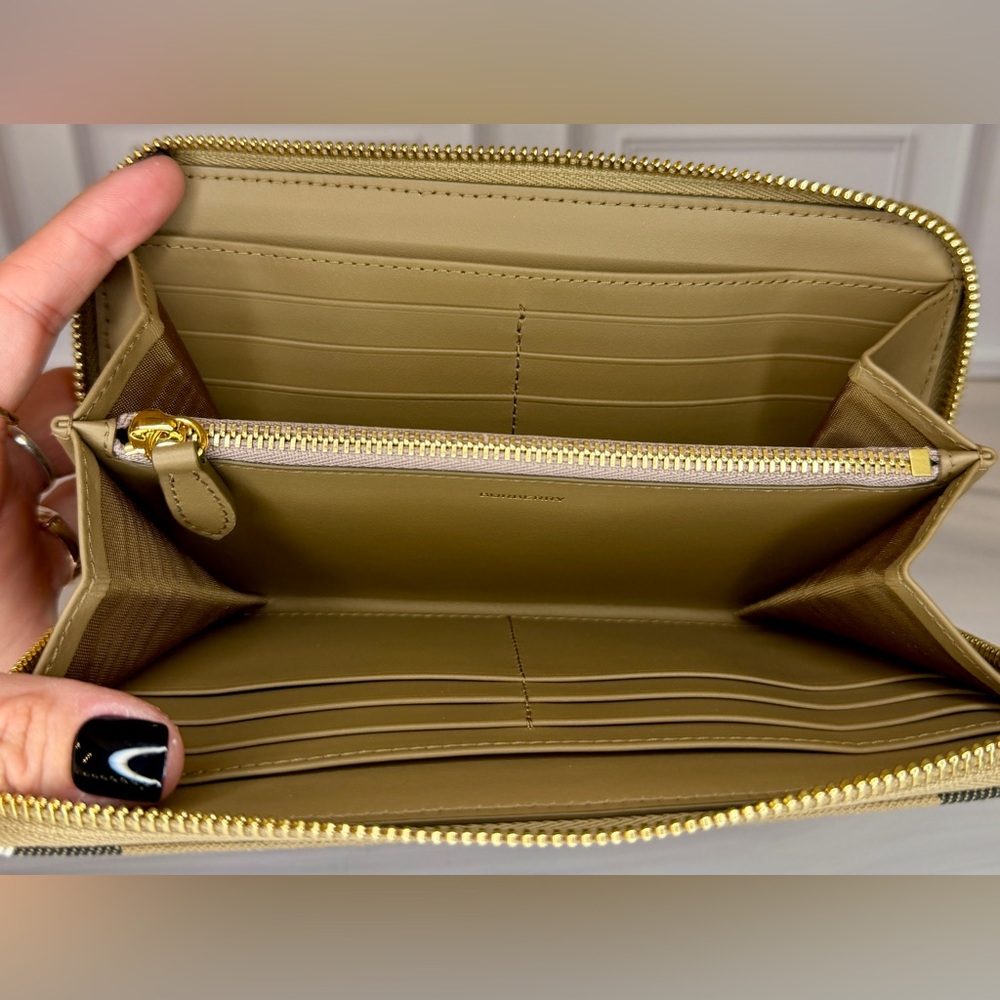 Burberry Beige Nova Check and Blush Leather Zip Around Wallet | Full Inclusion - Picture 9 of 11